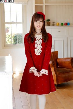 三更2餃子在地上做