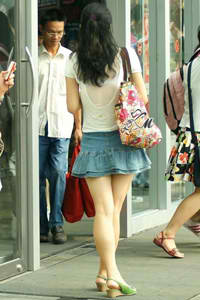 男按摩師舌頭伸進(jìn)去了