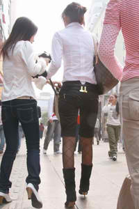 漂亮的小峓子中字巴巴魚(yú)湯飯視頻